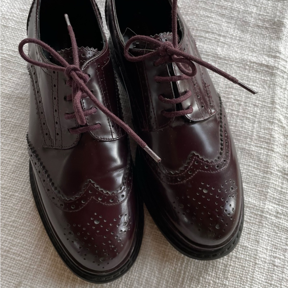 UTERQUE platform boots in burgundy, size 6